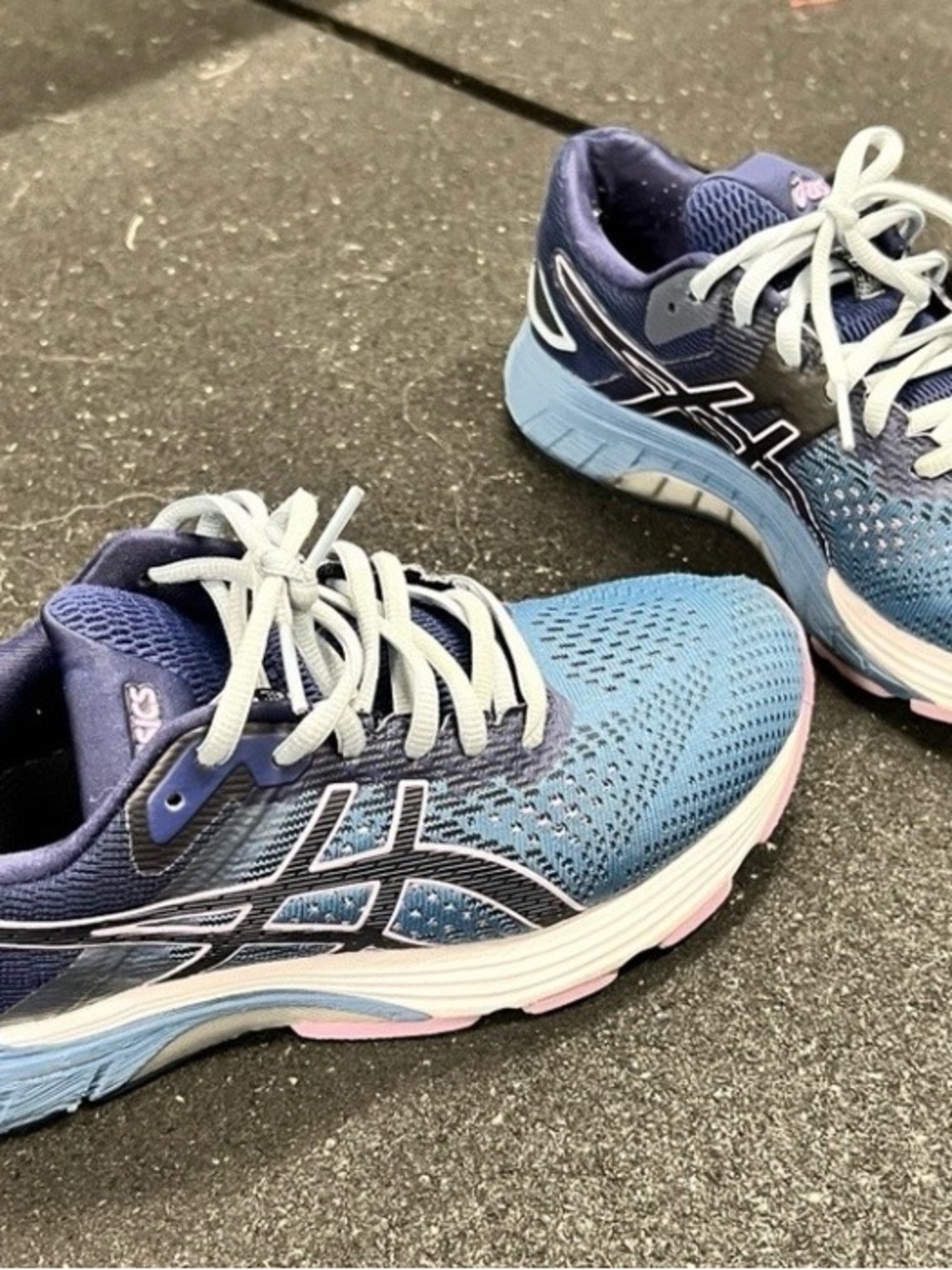 ASICS Sneakers